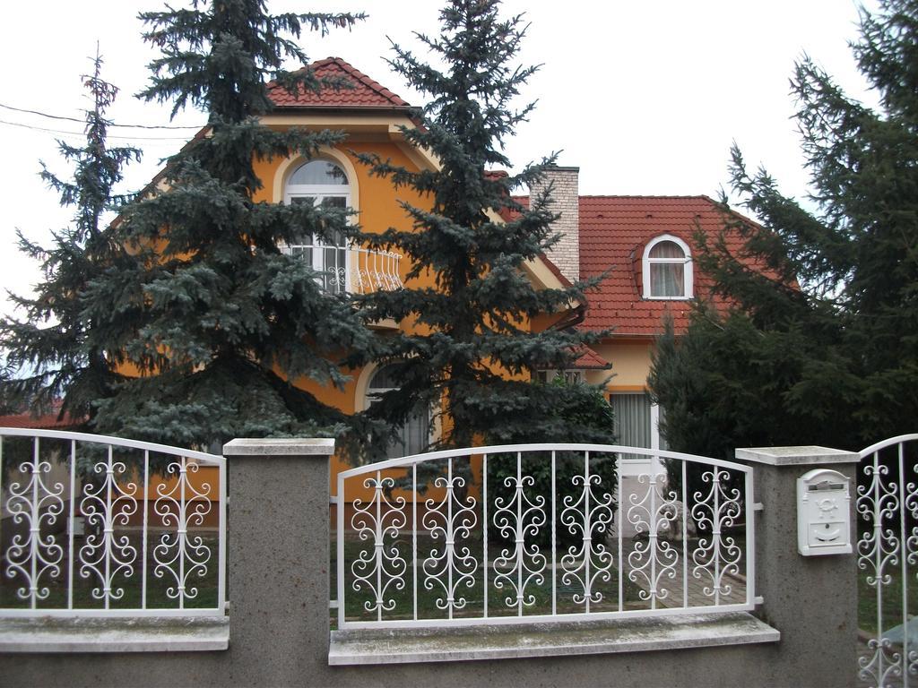 Jóbor Vendégház Győrújbarát Esterno foto